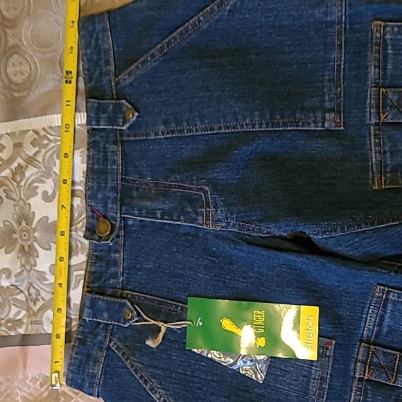 NWT Cropped Jeans ❤ - Picture 3 of 8